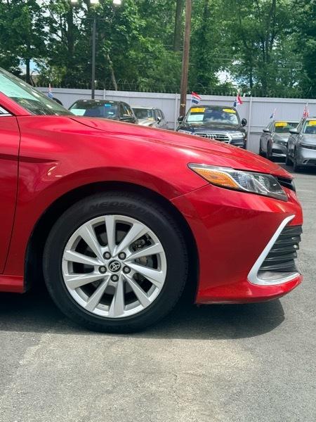 2024 Toyota Camry LE gallery detail 4