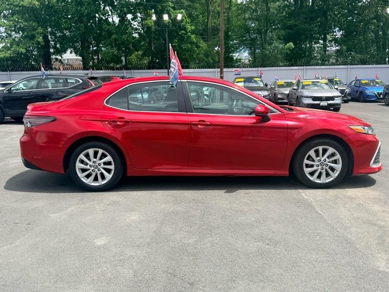 2024 Toyota Camry LE gallery detail 5