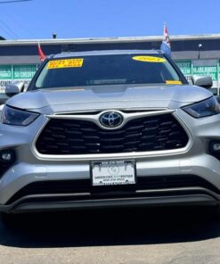 Alternative view of 2023 Toyota Highlander LE 4D SUV FWD