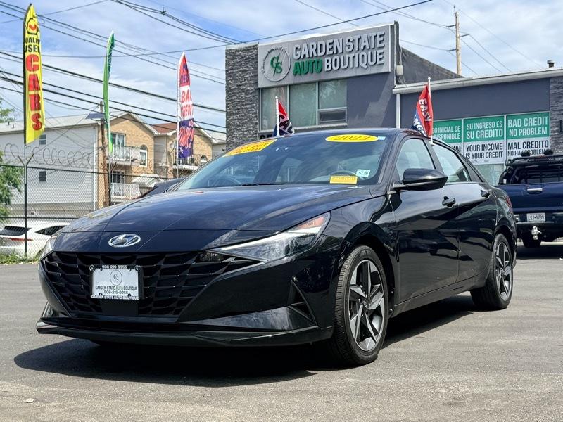 2023 Hyundai Elantra SEL image 1