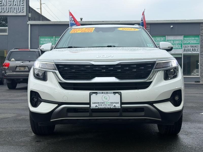 2023 Kia Seltos EX image 2