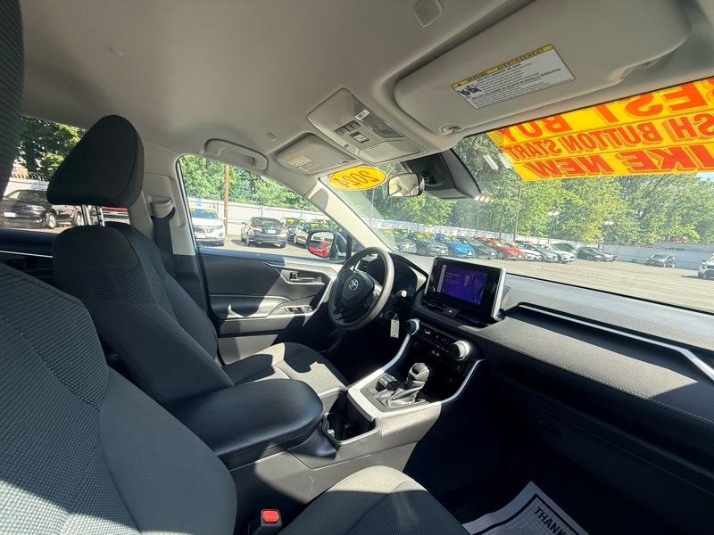 2024 Toyota RAV4 LE AWD - Imagen 14