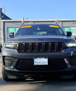 Alternative view of 2023 Jeep Grand Cherokee Laredo 4WD