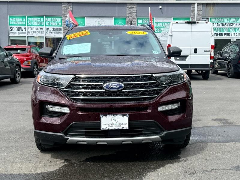 2023 Ford Explorer XLT AWD image 1