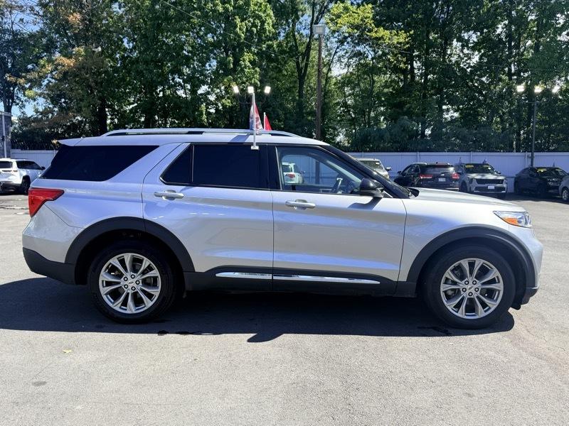 2023 Ford Explorer Limited AWD - Image 5