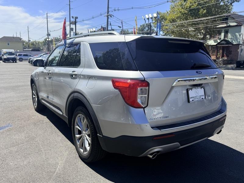 2023 Ford Explorer Limited AWD - Image 8