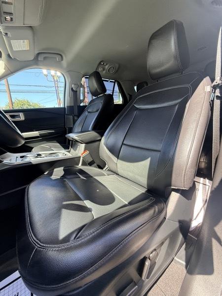 2023 Ford Explorer Limited AWD - Image 9
