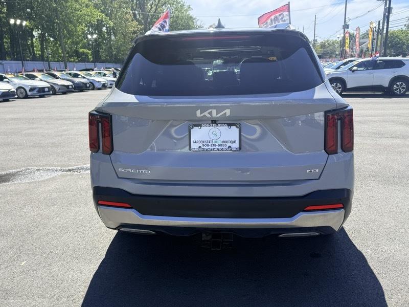 2024 Kia Sorento S AWD - Image 7