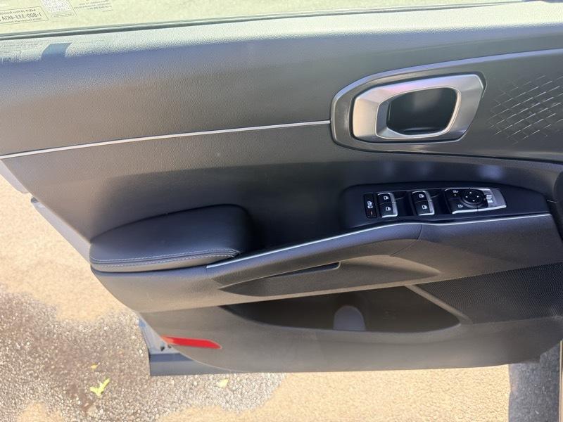 2024 Kia Sorento S AWD - Image 10