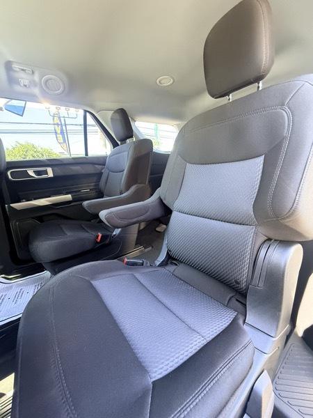 2023 Ford Explorer XLT AWD - Image 11