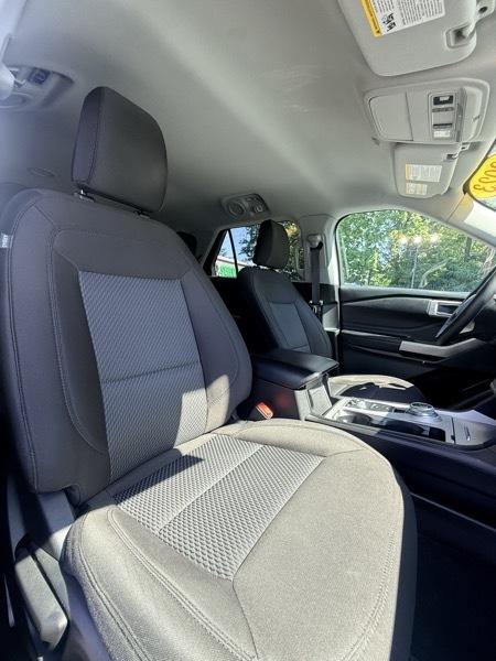 2023 Ford Explorer XLT AWD - Image 13