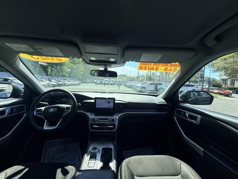 2023 Ford Explorer XLT AWD - Image 18