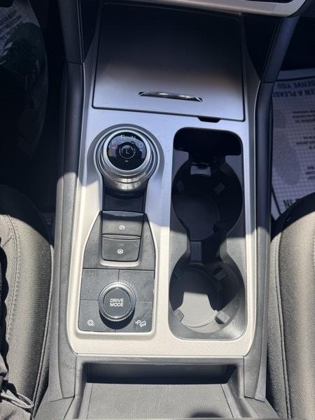 2023 Ford Explorer XLT AWD - Image 23