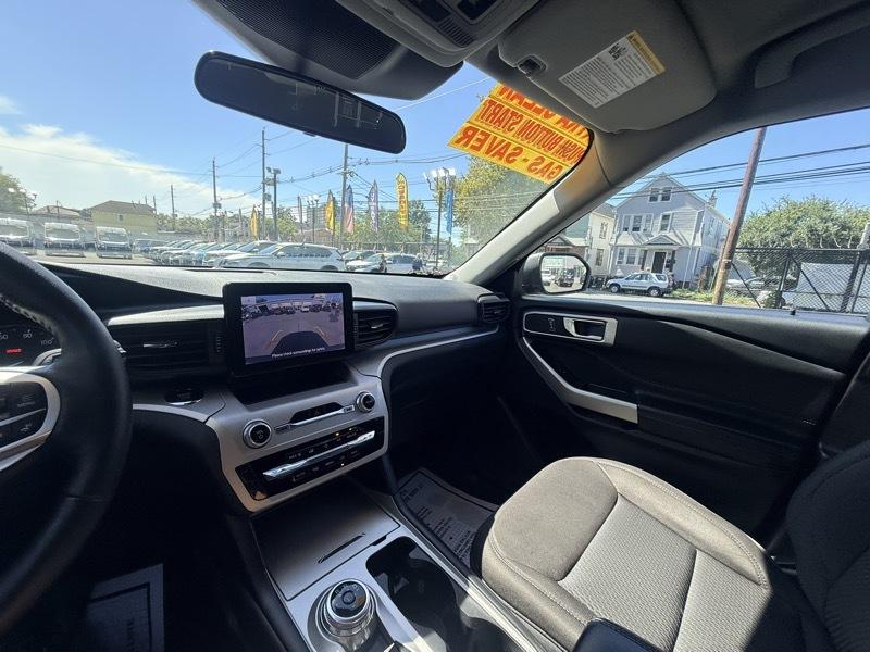 2023 Ford Explorer XLT AWD - Image 25