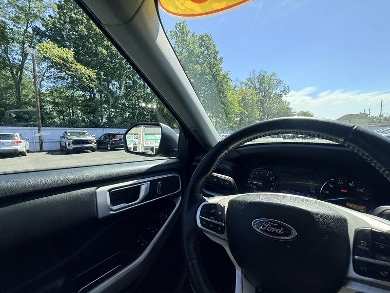 2023 Ford Explorer XLT AWD - Image 26