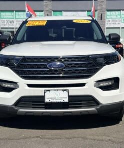 Alternative view of 2023 Ford Explorer XLT AWD