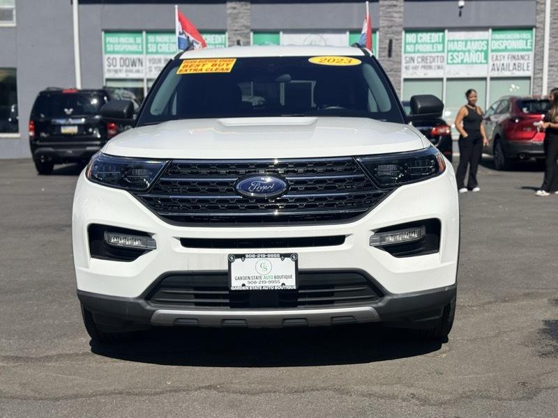 2023 Ford Explorer XLT AWD - Image 2