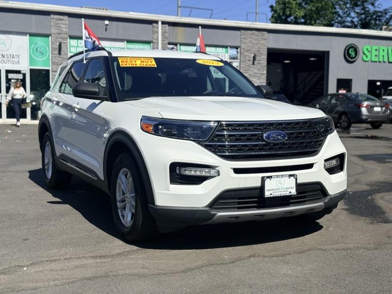 2023 Ford Explorer XLT AWD - Image 3