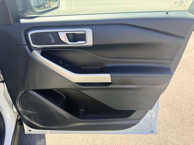 2023 Ford Explorer XLT AWD - Image 15