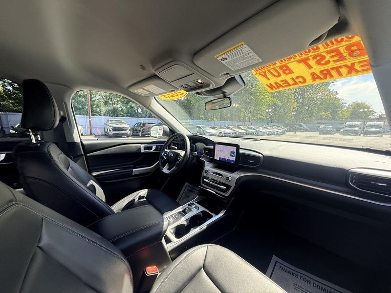 2023 Ford Explorer XLT AWD - Image 16