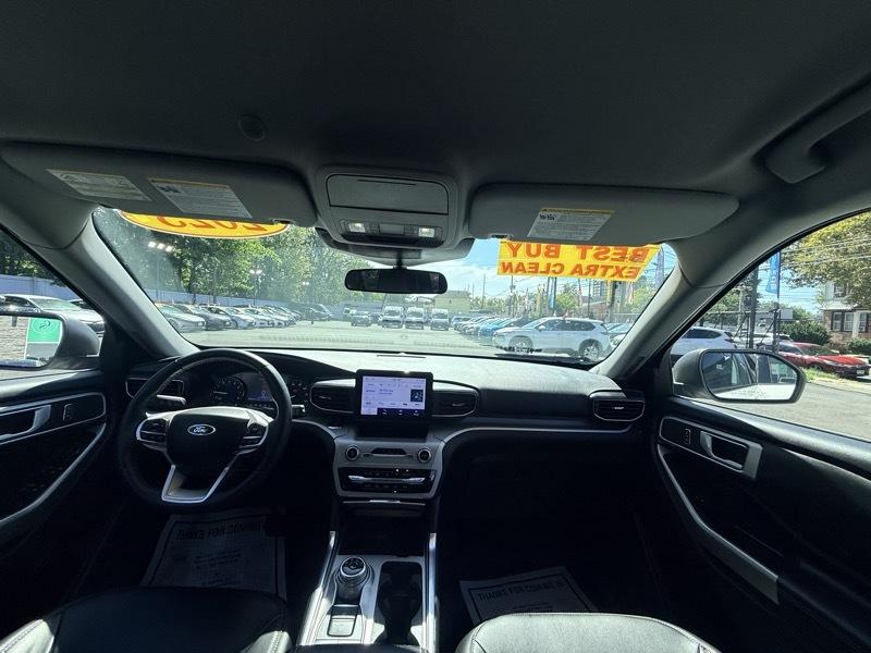 2023 Ford Explorer XLT AWD - Image 19