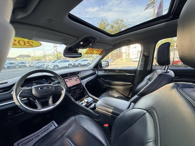 2023 Jeep Grand Cherokee L Limited 4WD - Image 11