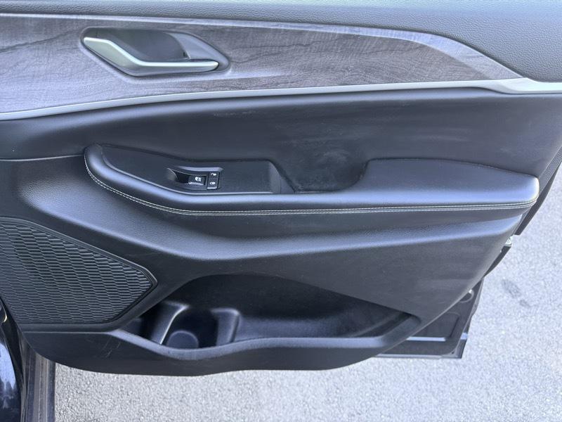 2023 Jeep Grand Cherokee L Limited 4WD - Image 16