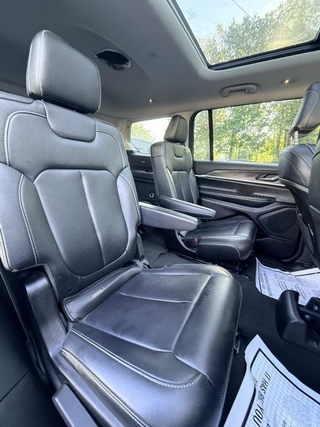 2023 Jeep Grand Cherokee L Limited 4WD - Image 18