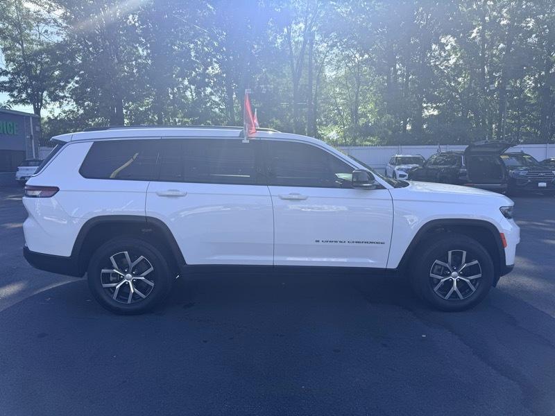 2023 Jeep Grand Cherokee L Limited 4WD - Image 5