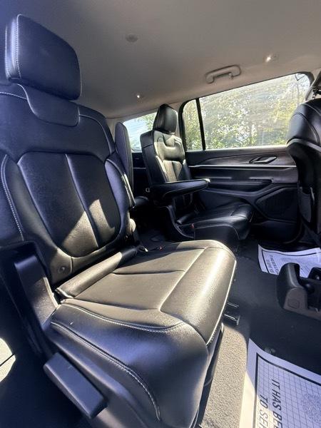 2023 Jeep Grand Cherokee L Limited 4WD - Image 17