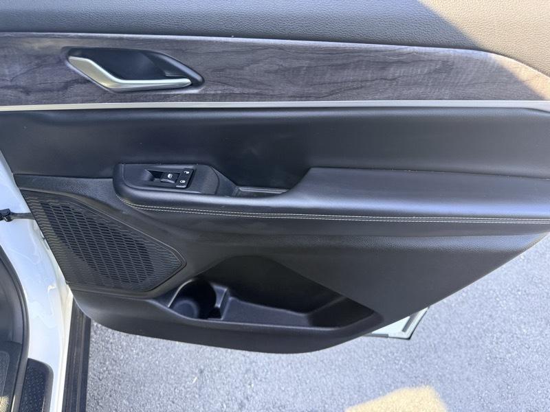 2023 Jeep Grand Cherokee L Limited 4WD - Image 18