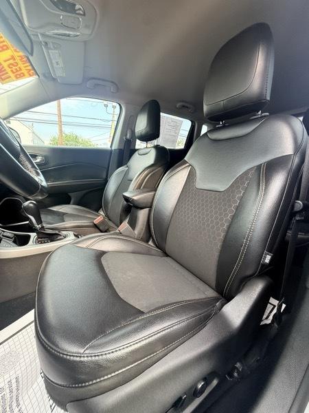 2021 Jeep Compass Latitude 4WD - Image 9
