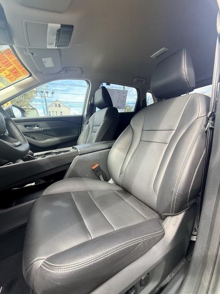 2025 Nissan Rogue SV - Image 9
