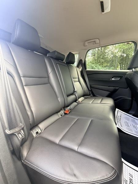 2025 Nissan Rogue SV - Image 19