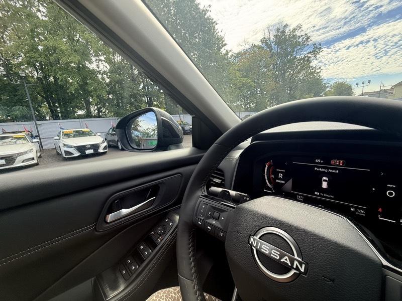 2025 Nissan Rogue SV - Image 26